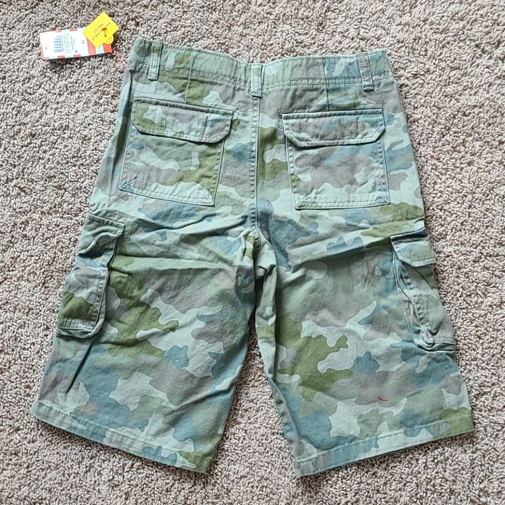 NWT-Boys Camouflage Cargo shorts - Picture 3 of 8